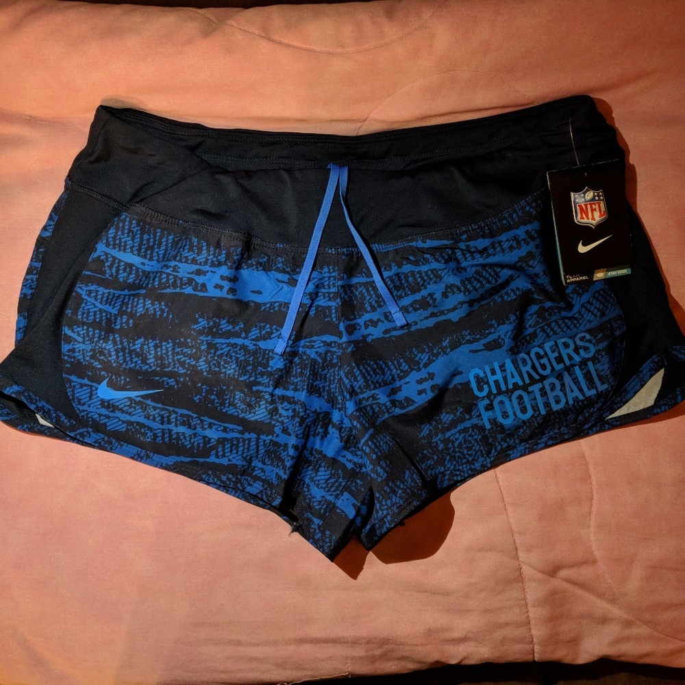 NFL Team Apparel Womans Nike Shorts BNWT Large
